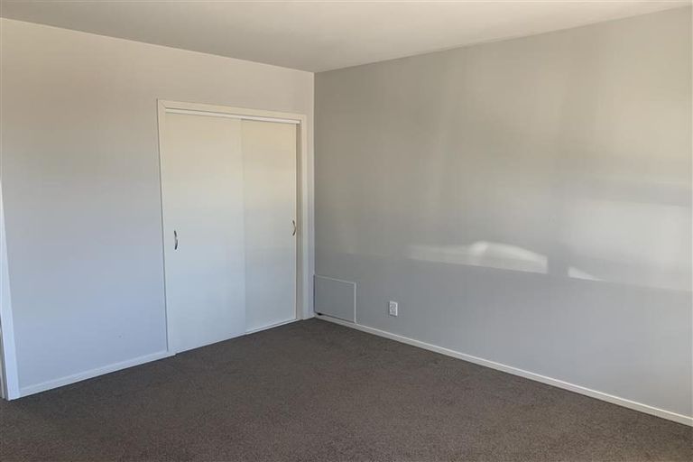 Photo of property in 100 Northcote Road, Northcote, Christchurch, 8052