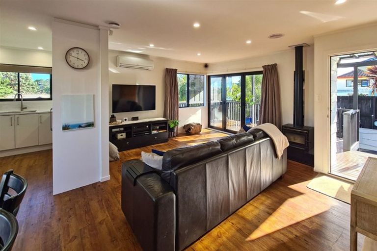 Photo of property in 22 Miriam Corban Heights, Henderson, Auckland, 0612