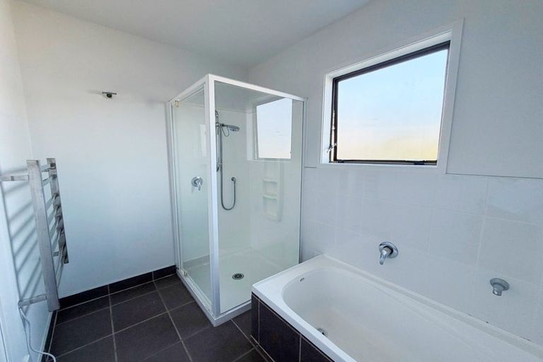 Photo of property in 13 Jenanne Place, Totara Vale, Auckland, 0629