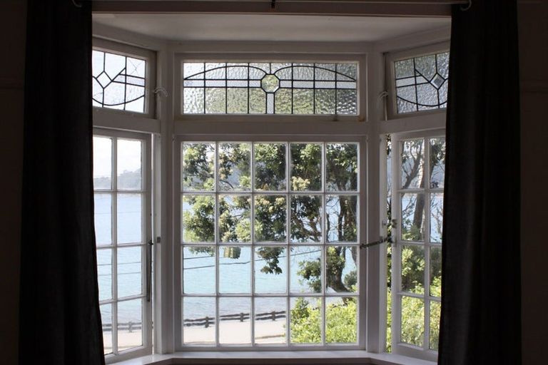 Photo of property in 2/136 Evans Bay Parade, Roseneath, Wellington, 6021