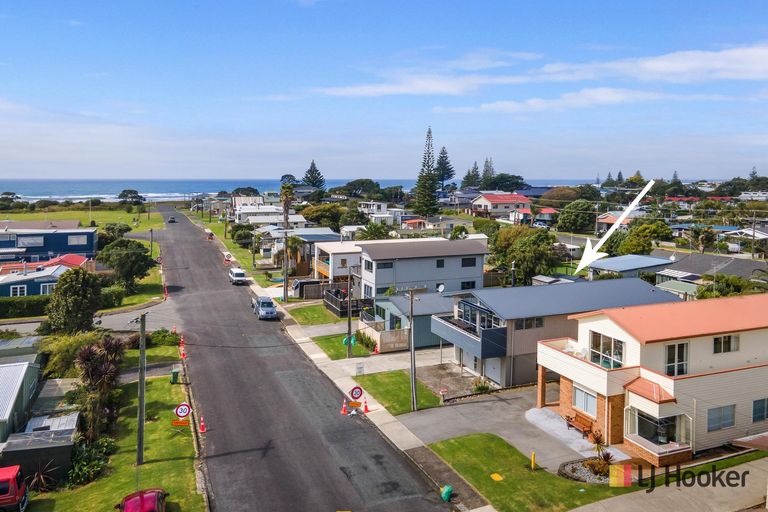 Photo of property in 15 Brighton Road, Waihi Beach, 3611