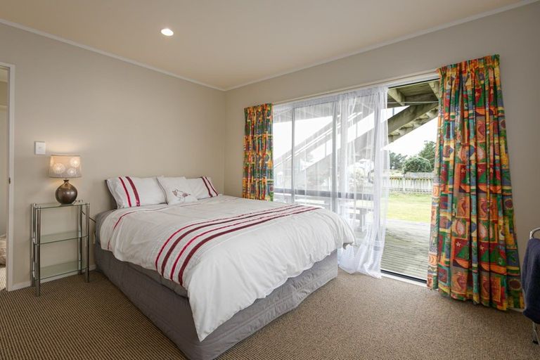 Photo of property in 8 Te Paerahi Road, Porangahau, 4293