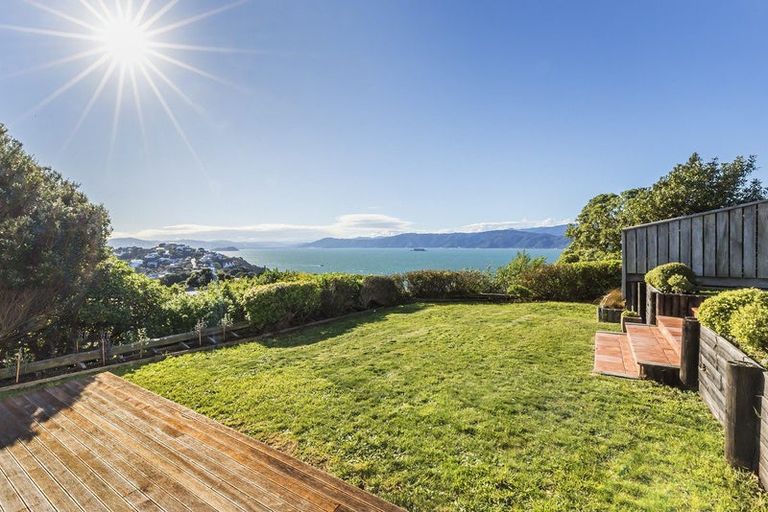 Photo of property in 124 Seatoun Heights Road, Seatoun, Wellington, 6022