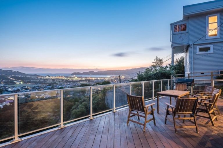 Photo of property in 165 Townsend Road, Miramar, Wellington, 6022