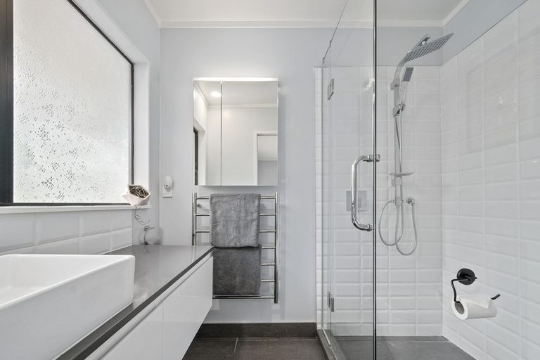 Photo of property in 103 Waitakere Road, Waitakere, Auckland, 0816