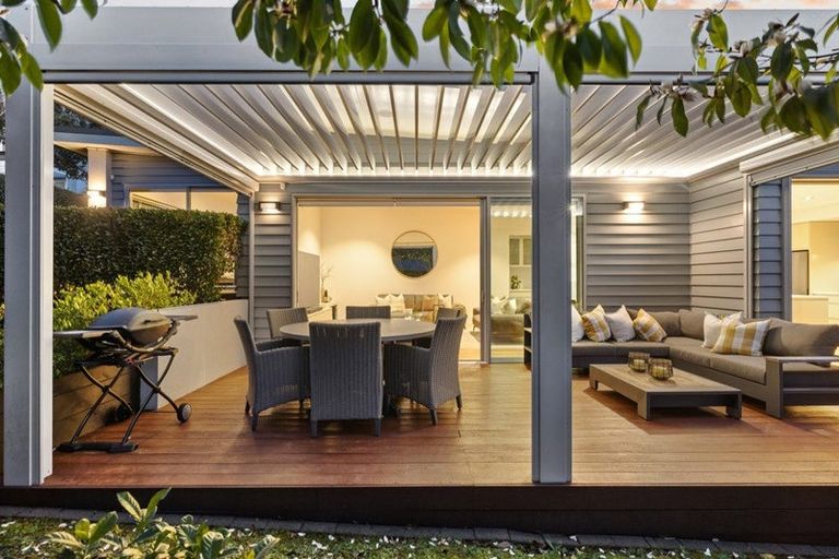 Photo of property in 6 Woolshed Lane, Pukekohe, 2120