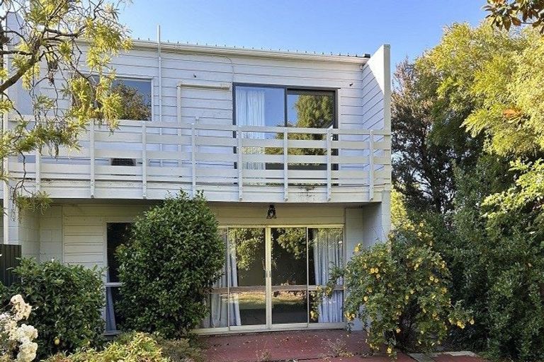 Photo of property in 1/8 Wadeley Road, Ilam, Christchurch, 8041