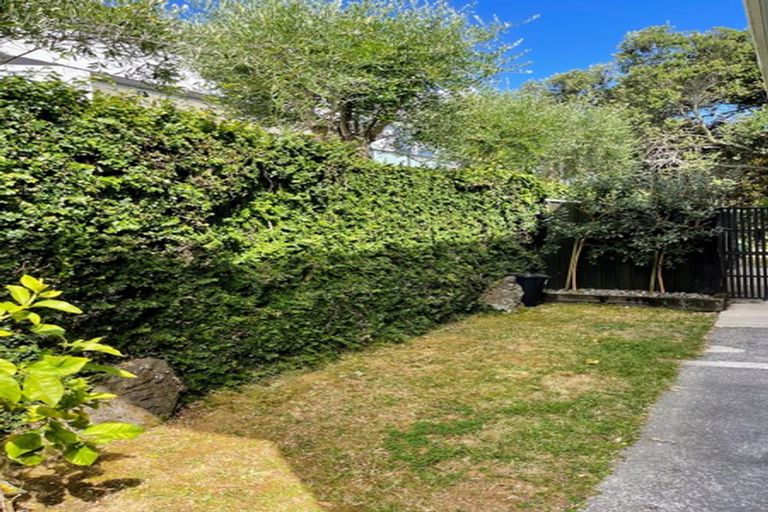Photo of property in 1/12 Rugby Road, Birkenhead, Auckland, 0626