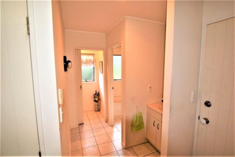 Photo of property in 28 Maurice Borich Place, Henderson, Auckland, 0610