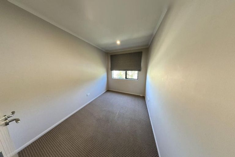 Photo of property in Te Kakariki Apartments, 1/1 Wellington Road, Paekakariki, 5034