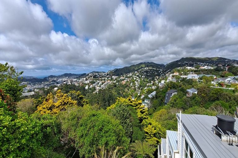 Photo of property in 3/14 Mataroa Avenue, Northland, Wellington, 6012