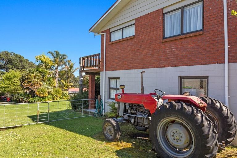 Photo of property in 5m Te Kaha Hotel Road, Te Kaha, 3199