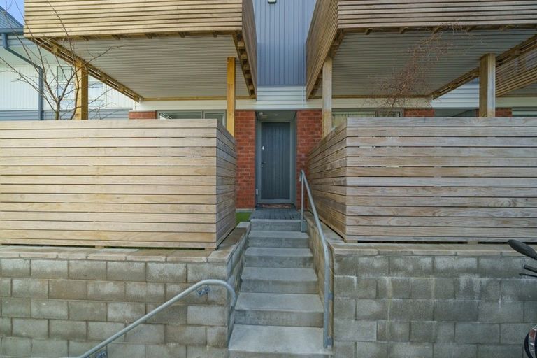 Photo of property in 4/24 Princess Terrace, Newtown, Wellington, 6021