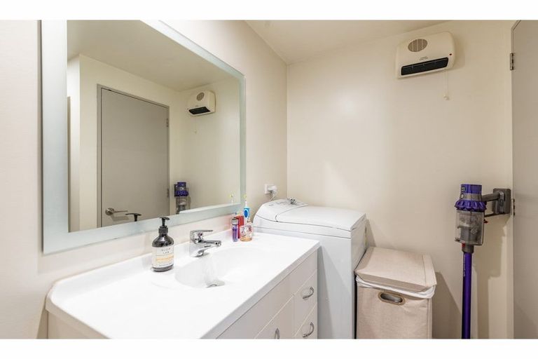 Photo of property in 205 High Street, Oxford, 7430