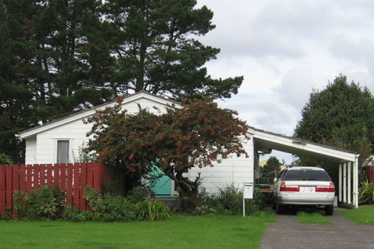 Photo of property in 9 Kopi Place, Massey, Auckland, 0614