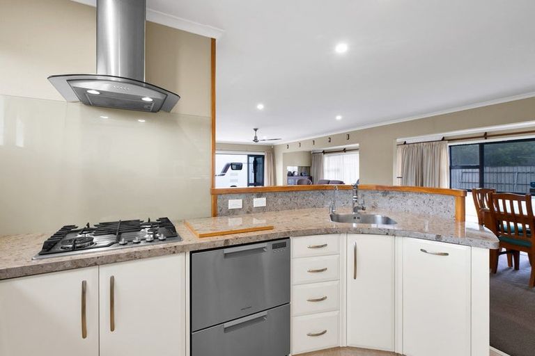 Photo of property in 4 Ramanui Avenue, Hawera, 4610