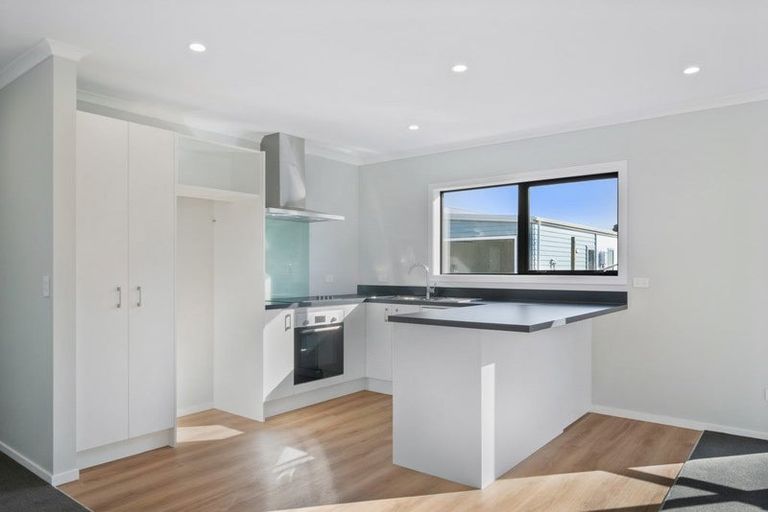 Photo of property in 24 Koru Loop, Paraparaumu, 5032