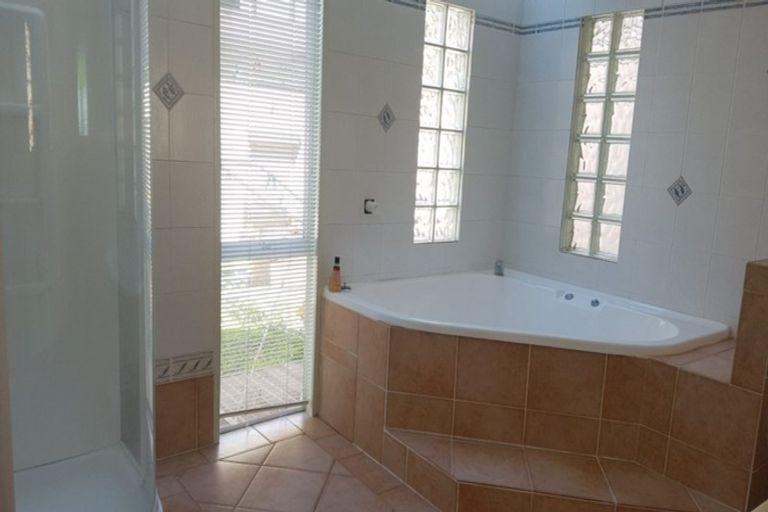 Photo of property in 2/837 Beach Road, Browns Bay, Auckland, 0630