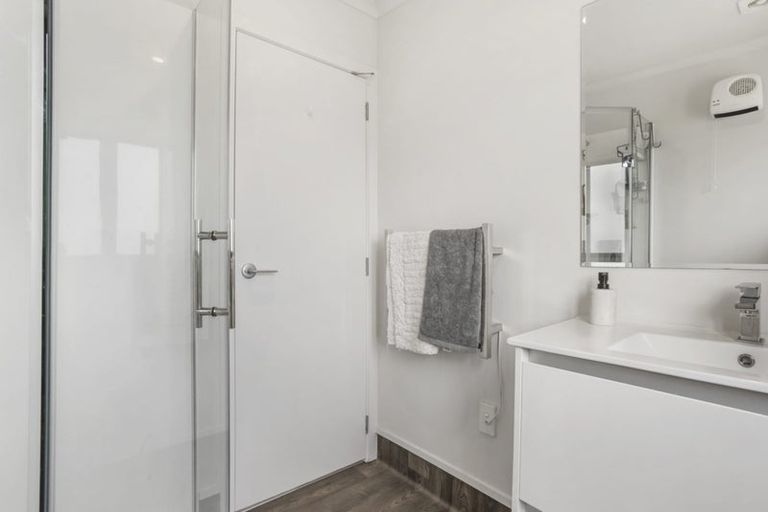 Photo of property in 1/9 Marlene Avenue, Te Atatu South, Auckland, 0610