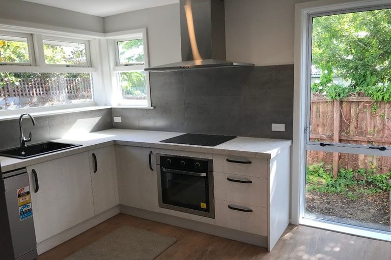 Photo of property in 2/7 Burrows Place, Ilam, Christchurch, 8041