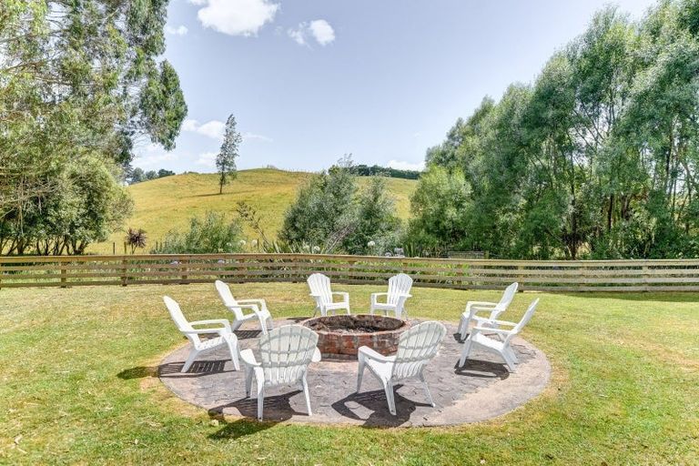 Photo of property in 120 Union Line, Fordell, Whanganui, 4572