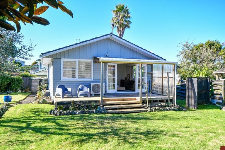 Photo of property in 5 Grimshaw Place, Henderson, Auckland, 0612