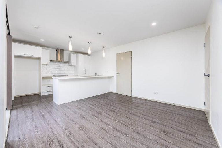 Photo of property in 33 Carole Crescent, Pakuranga, Auckland, 2010