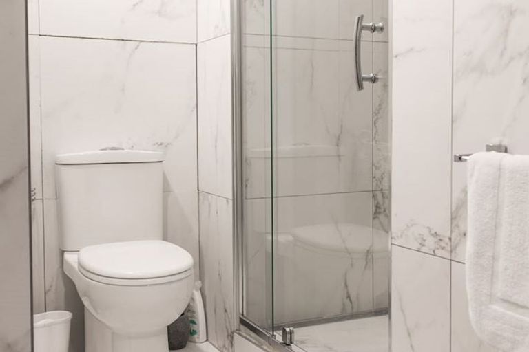 Photo of property in 2/61 Forrest Hill Road, Milford, Auckland, 0620