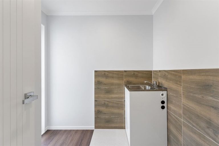 Photo of property in 18a Orams Road, Hillpark, Auckland, 2102