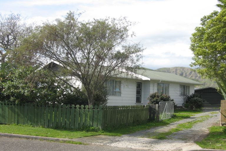 Photo of property in 38 Rata Street, Tokomaru, Palmerston North, 4474