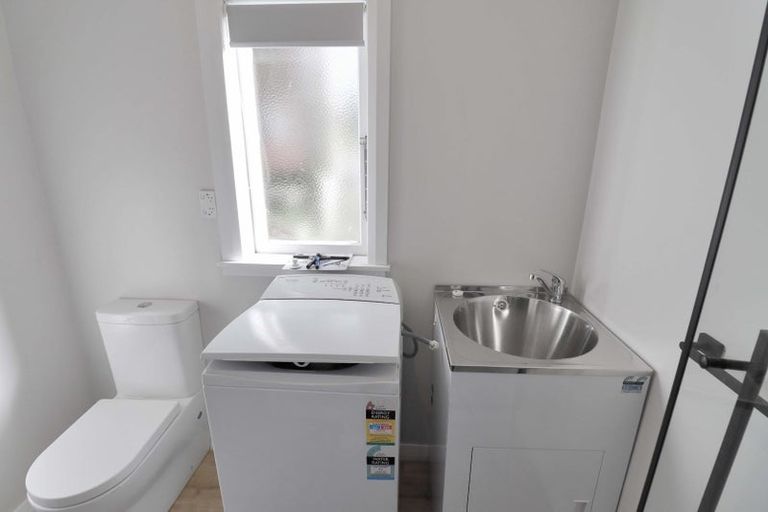 Photo of property in 55 Hungerford Road, Houghton Bay, Wellington, 6023