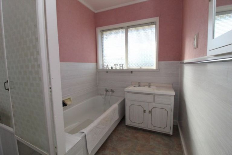 Photo of property in 93 Shearman Street, Waimate, 7924