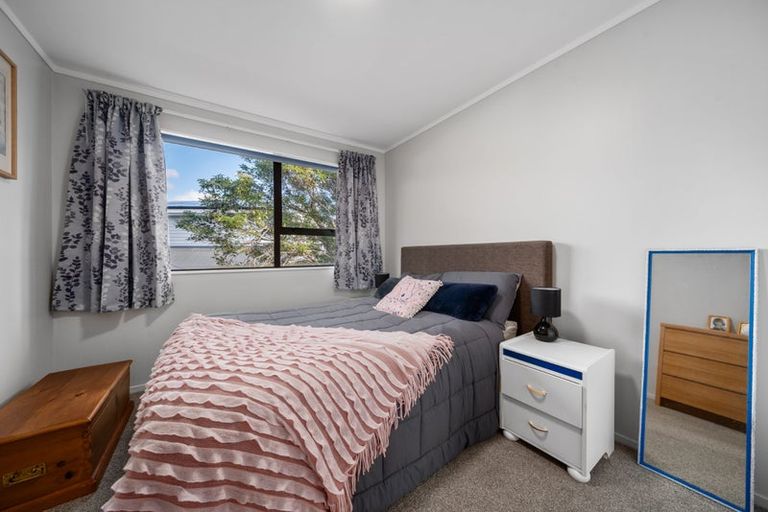 Photo of property in 6 Wantwood Grove, Churton Park, Wellington, 6037