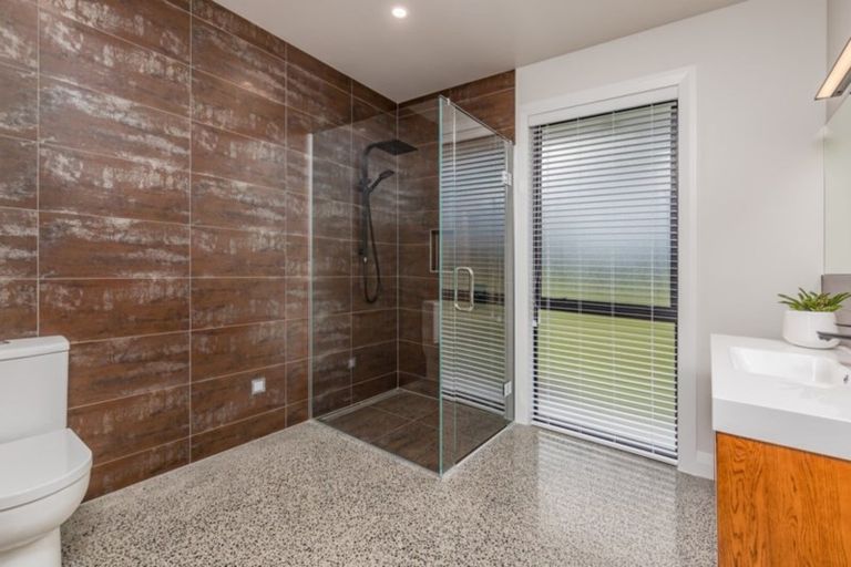 Photo of property in 2 Puriri Park Lane, Waipapa, 0230