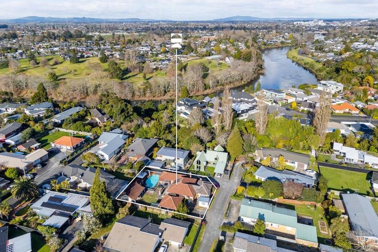 Photo of property in 28 Braid Road, St Andrews, Hamilton, 3200