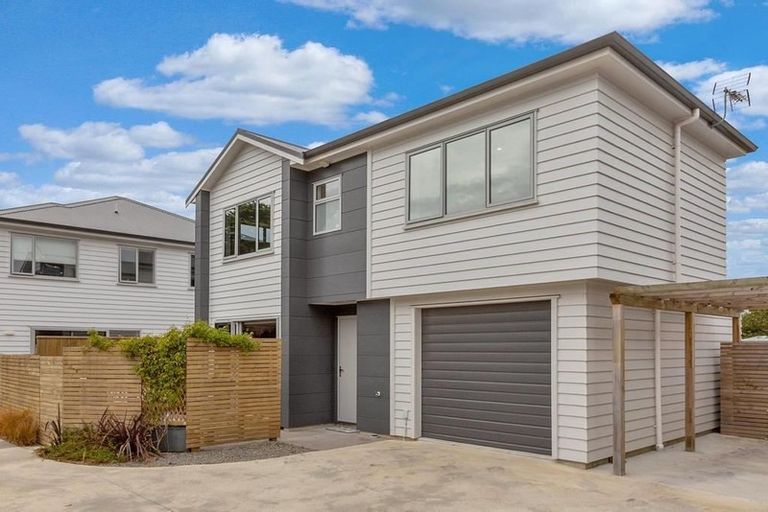Photo of property in 23c Hinau Street, Tawa, Wellington, 5028