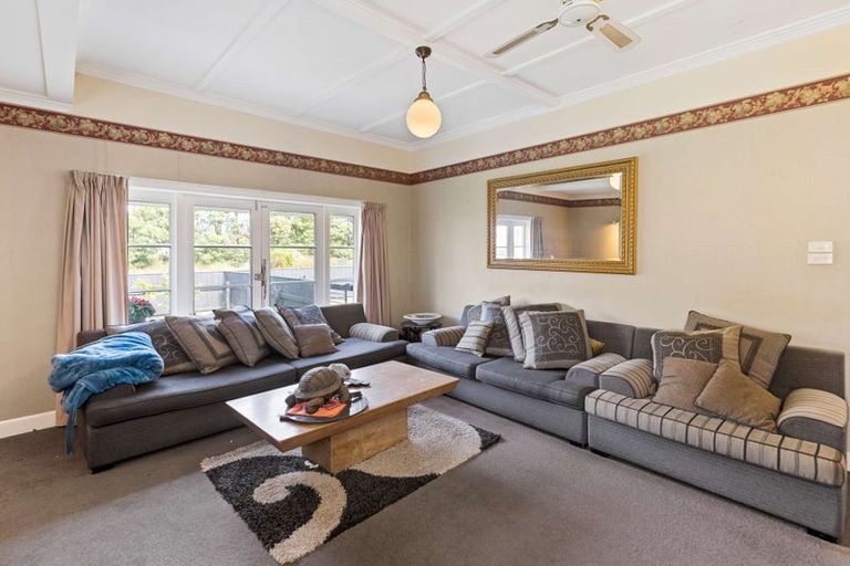 Photo of property in 43 Station Road, Marton, 4710