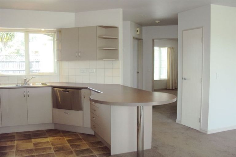 Photo of property in 6 Woodfield Lane, Redwood, Christchurch, 8051