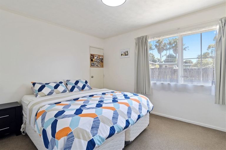 Photo of property in 1/10 May Avenue, Te Atatu South, Auckland, 0610