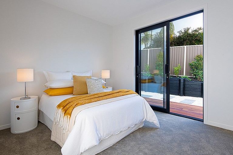 Photo of property in 27a Beechwood Road, Rothesay Bay, Auckland, 0630