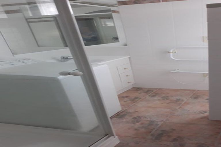 Photo of property in 32 The Circle, Manly, Whangaparaoa, 0930