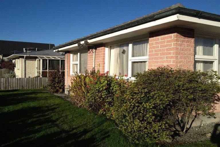 Photo of property in 2/11 Maxwell Street, Riccarton, Christchurch, 8041