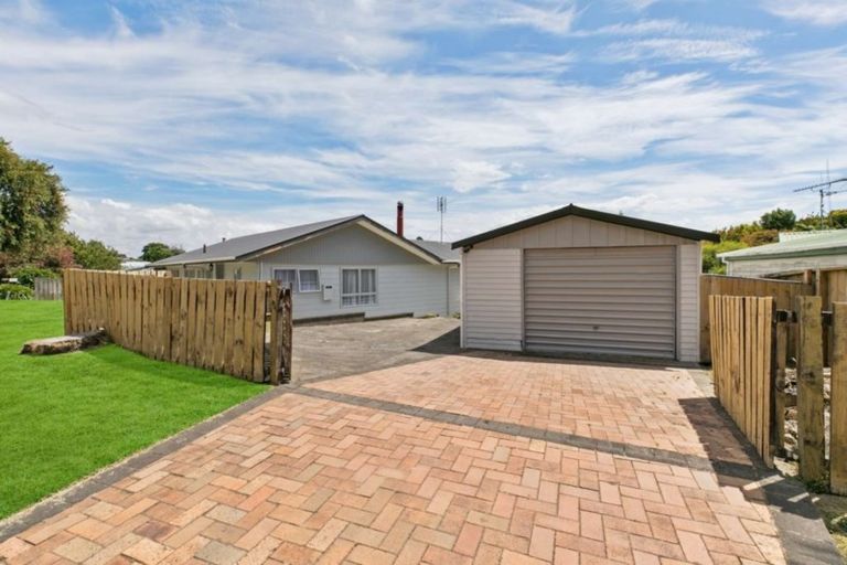 Photo of property in 28 Dingadee Street, Welcome Bay, Tauranga, 3112