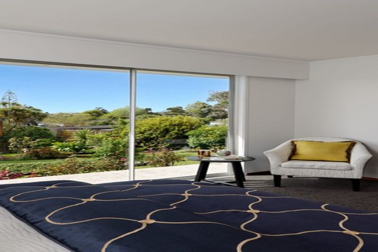 Photo of property in 12 Sunnylaw Place, Glen Eden, Auckland, 0602