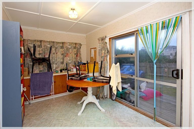 Photo of property in 3 Marine Parade North, Foxton Beach, Foxton, 4815