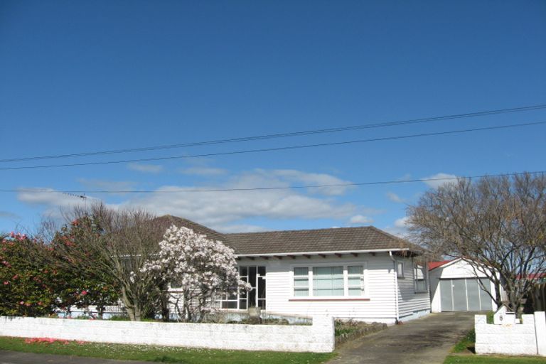 Photo of property in 8 Derby Street, Levin, 5510