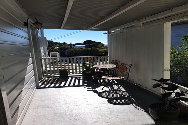 Photo of property in 32 Maarama Crescent, Aro Valley, Wellington, 6021