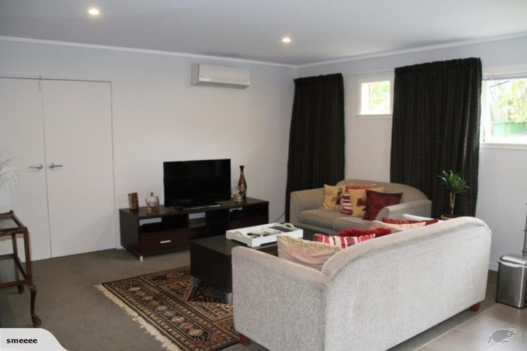 Photo of property in 43 Sharon Road, Waiake, Auckland, 0630