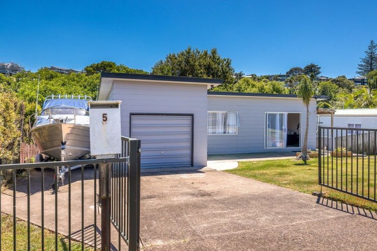 Photo of property in 5 Korora Road, Oneroa, Waiheke Island, 1081
