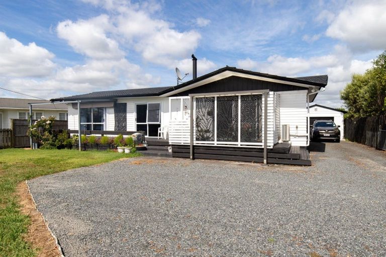 Photo of property in 71 Pipiroa Road, Ngatea, 3503